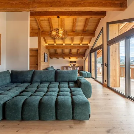 Bright And Spacious In Apartment