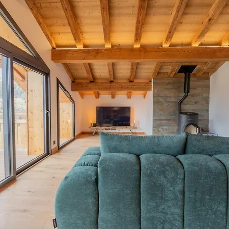 Bright And Spacious In Appartement